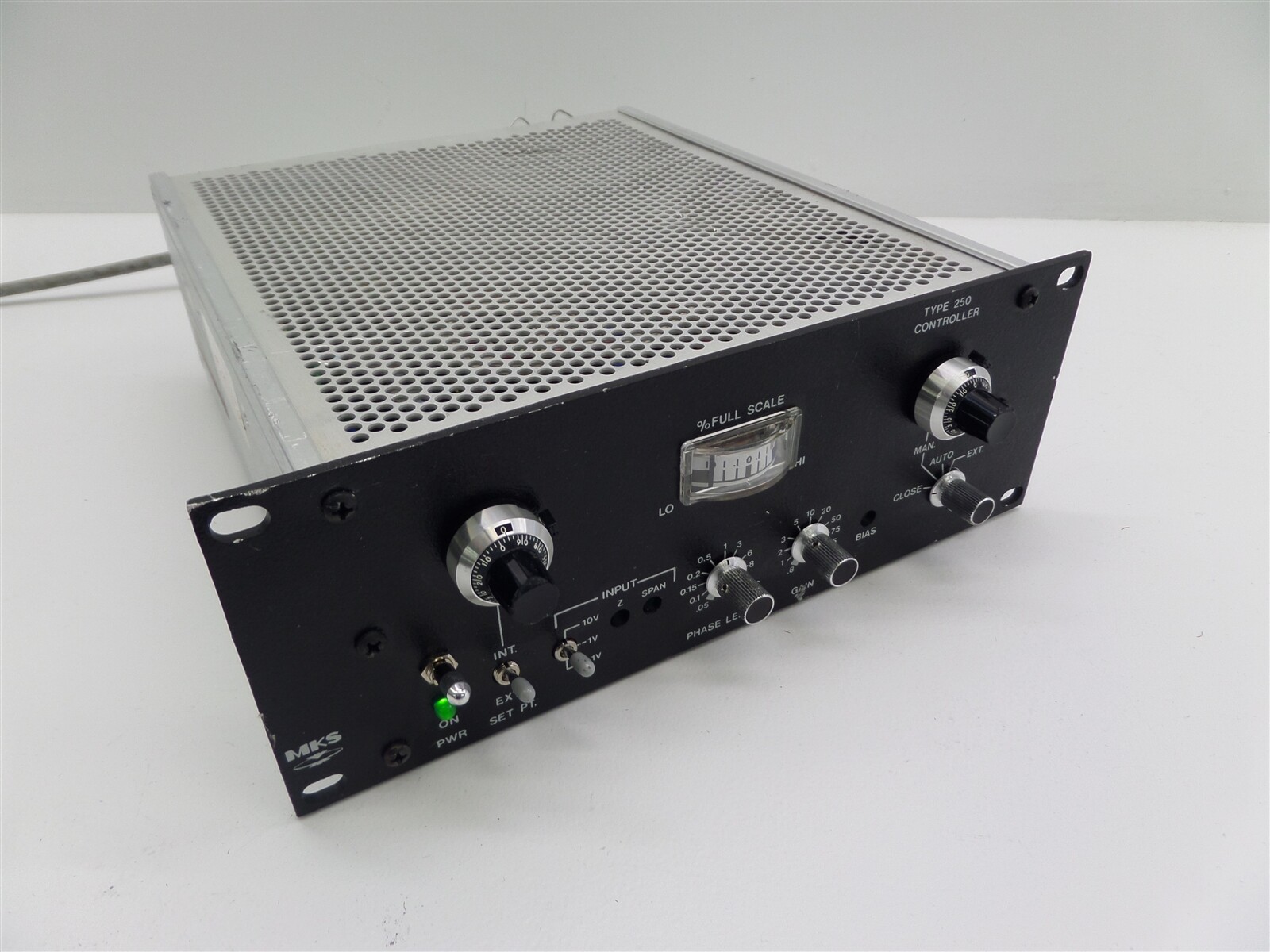 MKS Type 250 Pressure/Flow Controller 250C-1-A