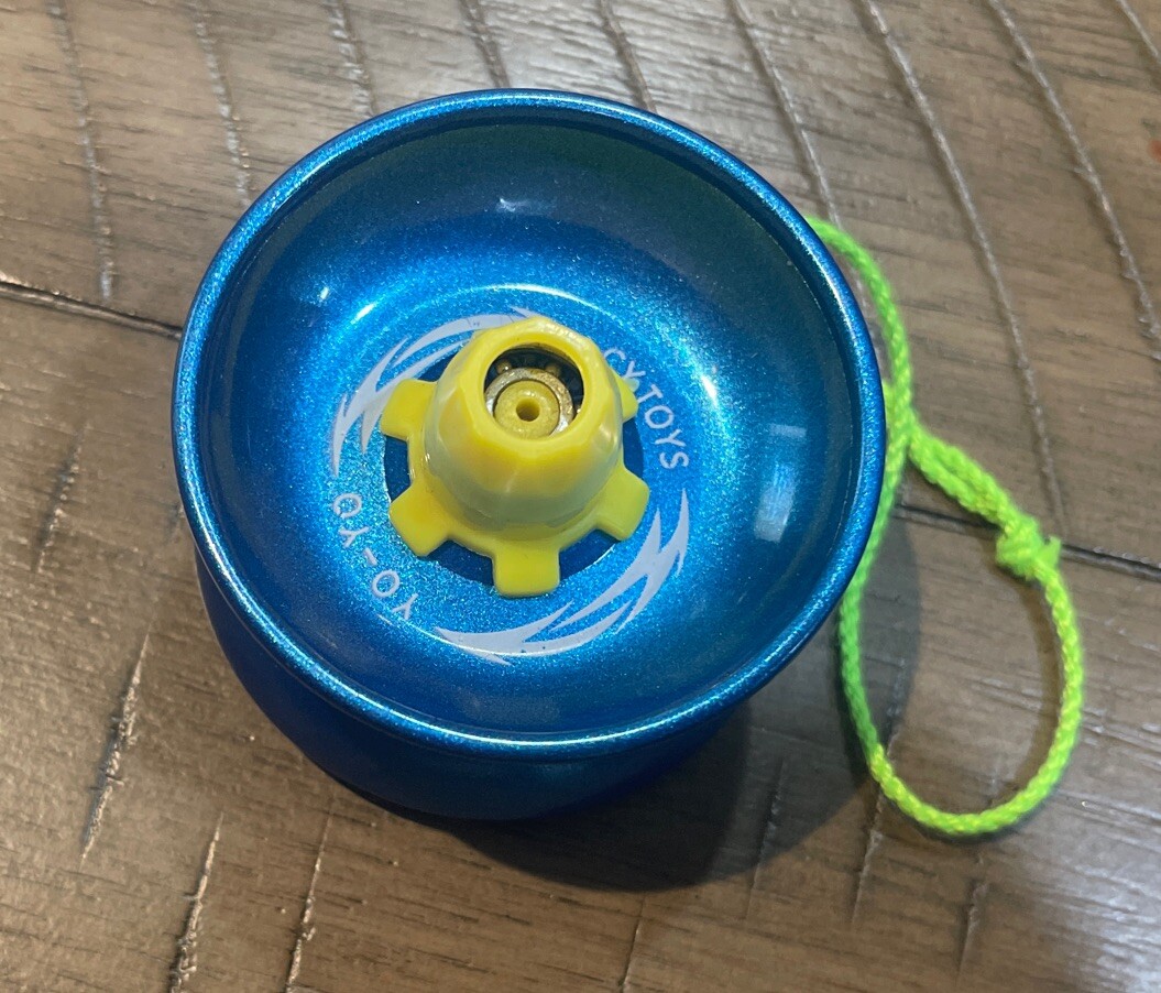 (Blue) CY Toys Yo-Yo Alloy Green String