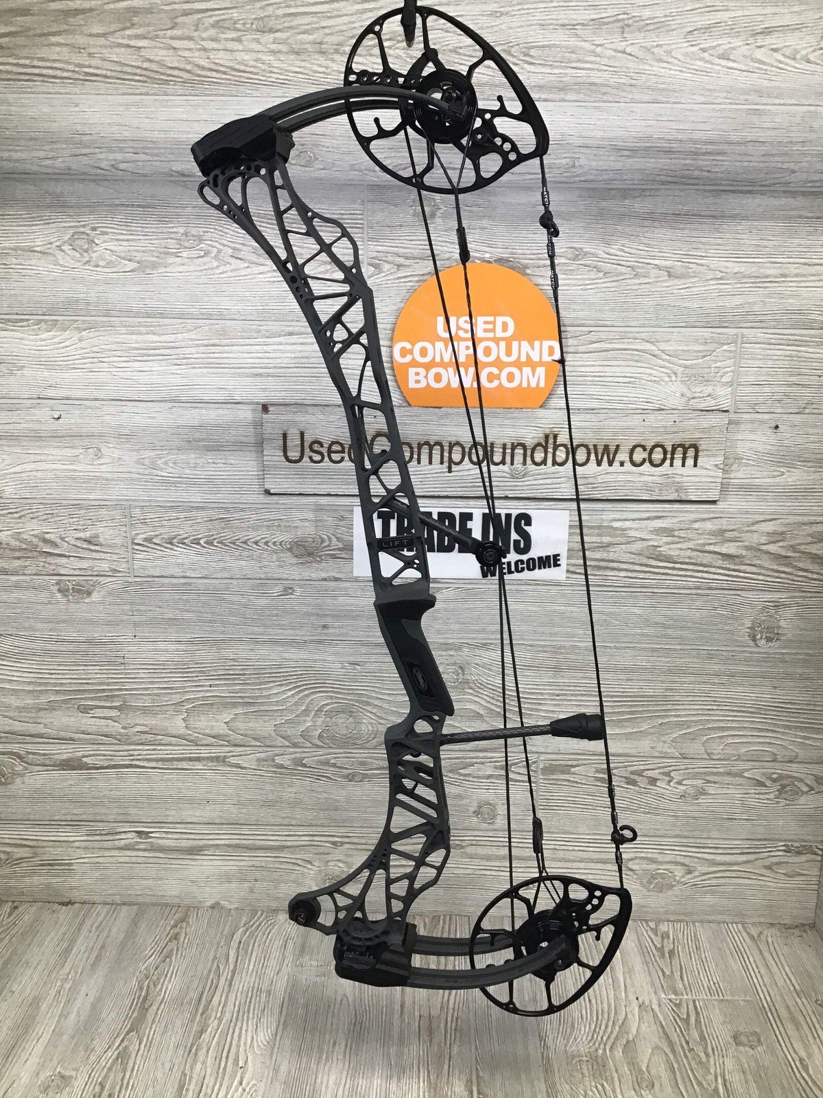 Used Mathews Lift X 29.5 Right Hand Shale 28.5/70