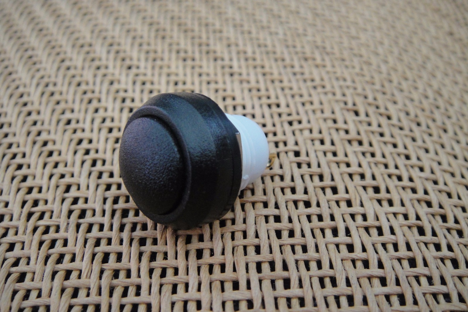 Red/Yellow/Blue/Green/White/Black 12mm Mounting Locking Latch Push Button Switch