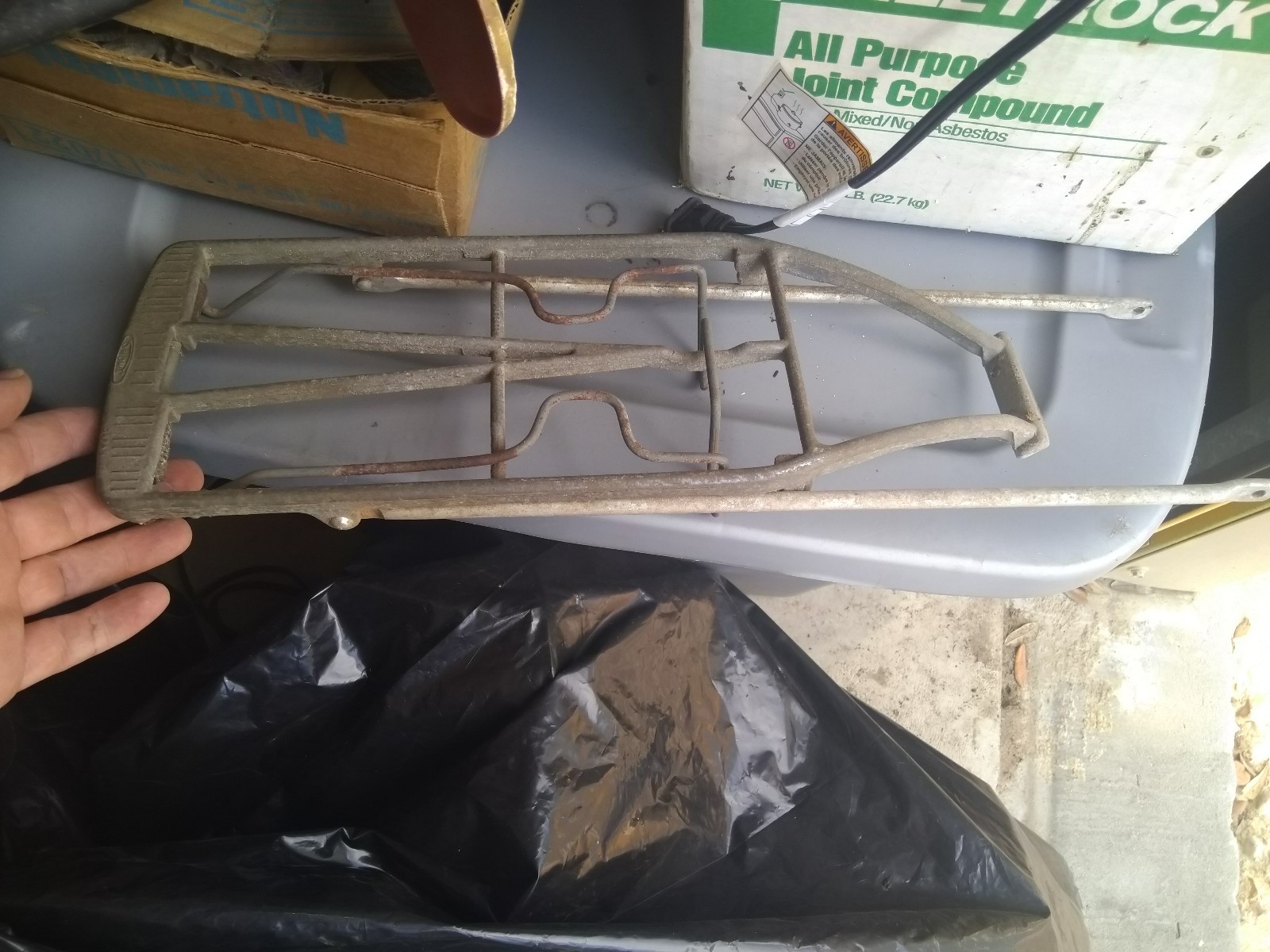 Vintage Showa Schwinn 70’s 15" Rear Bike Rack Spring Clamp Lightweight Aluminum