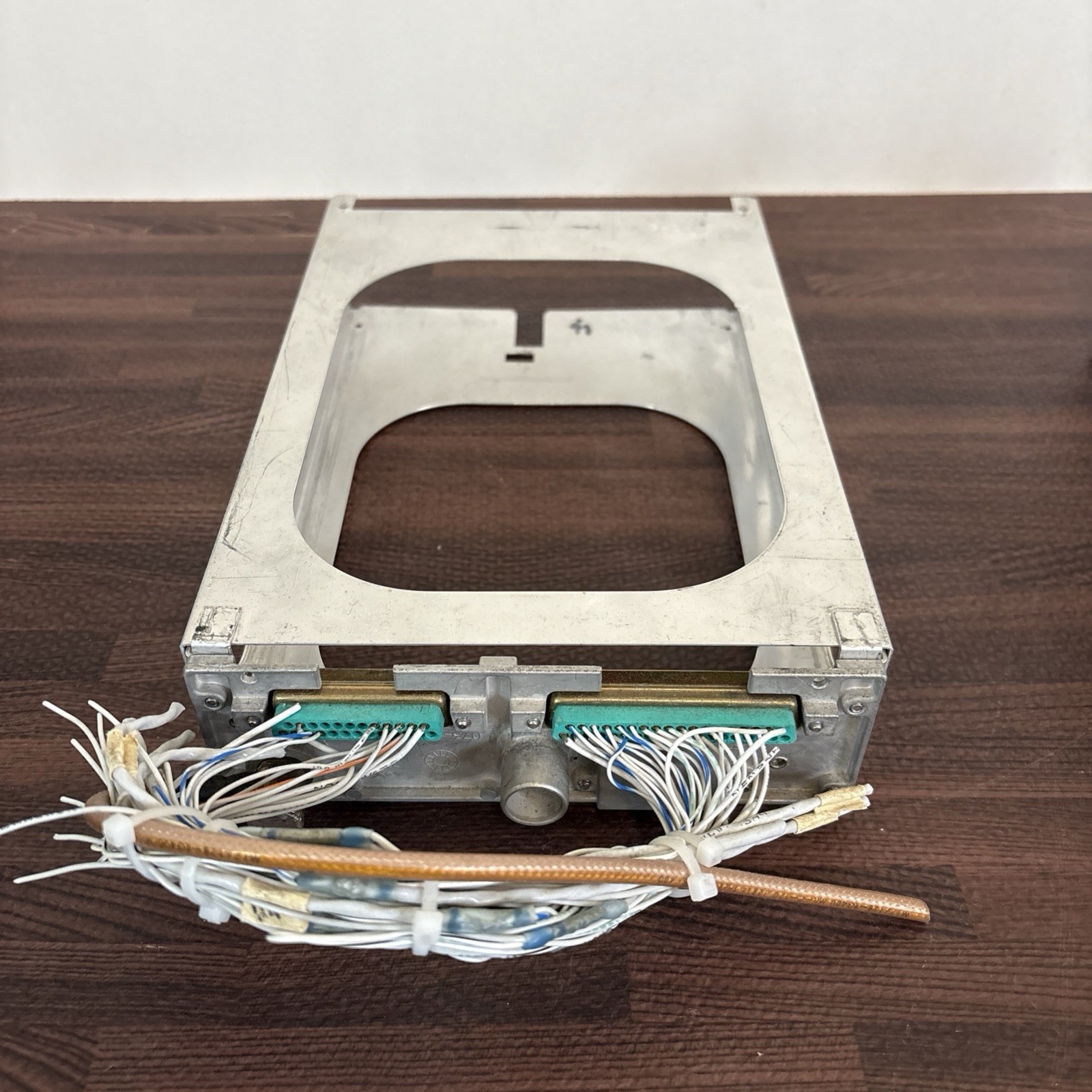 Bendix King KLN 94 89B GPS Tray Backplate & Connectors