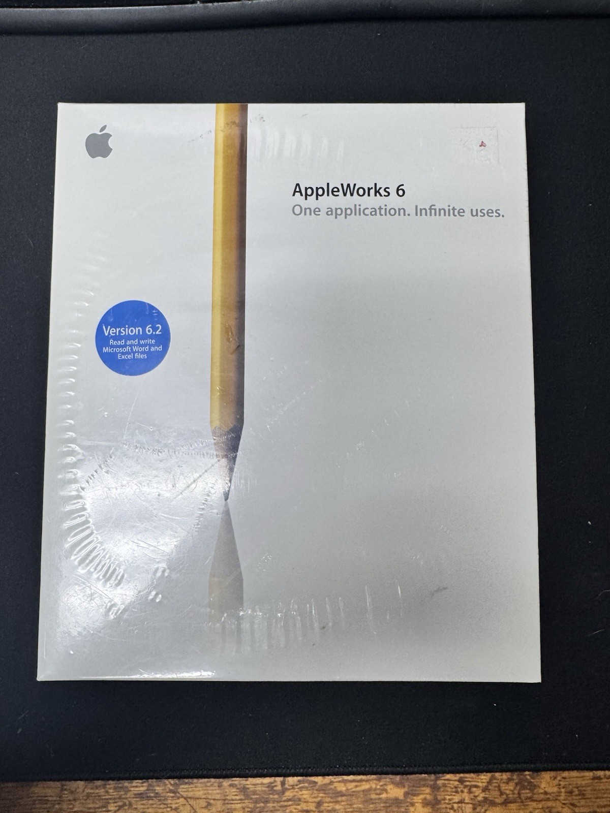 Apple Works 6 Version 6.2 (M9057Z/A) Read/Write Microsoft Word/Excel New Sealed