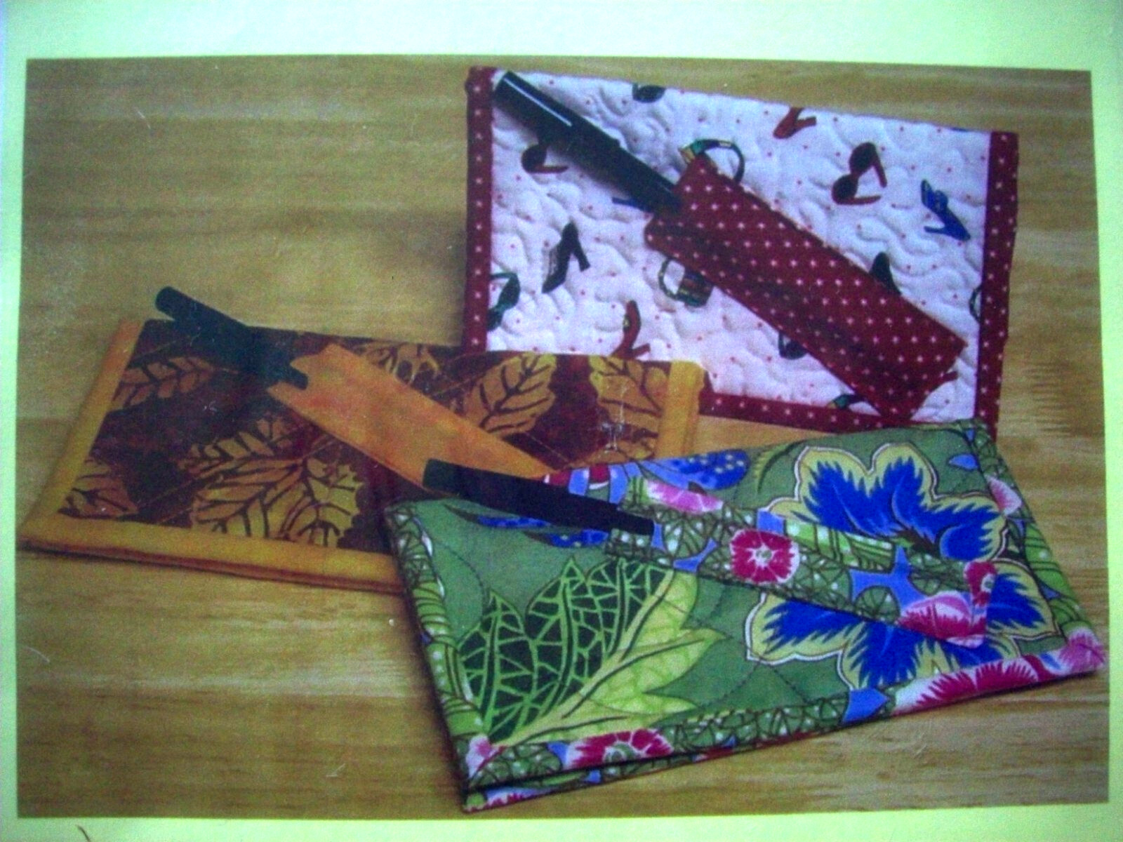 Checkbook cover w pen holder quilt pattern  *A14