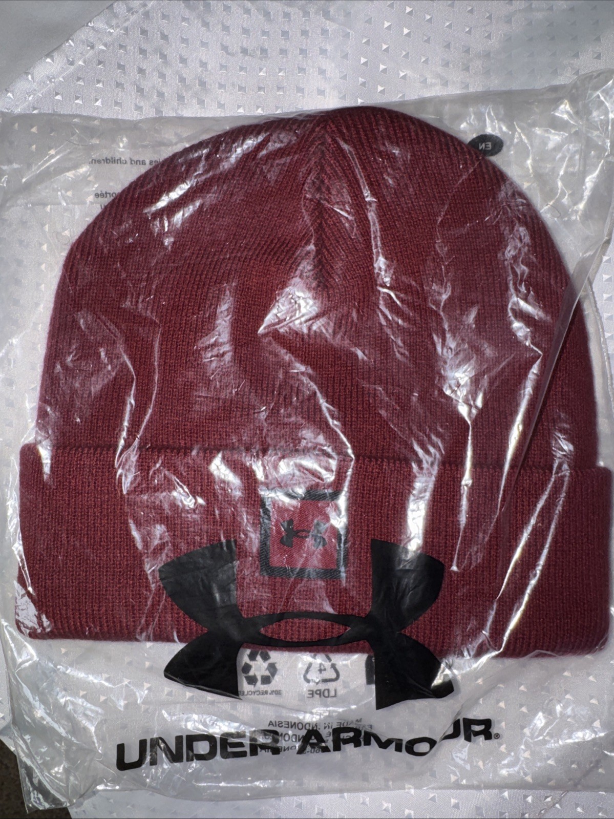Under Armour Boys Beanie Hat One Size Dark Red New with Tags