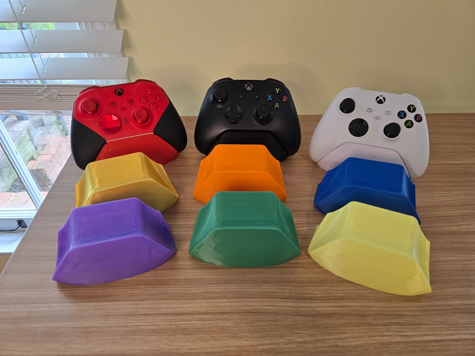 Minimalist Controller Stand for Xbox One X / S Series X / S FAST FREE SHIPPING !
