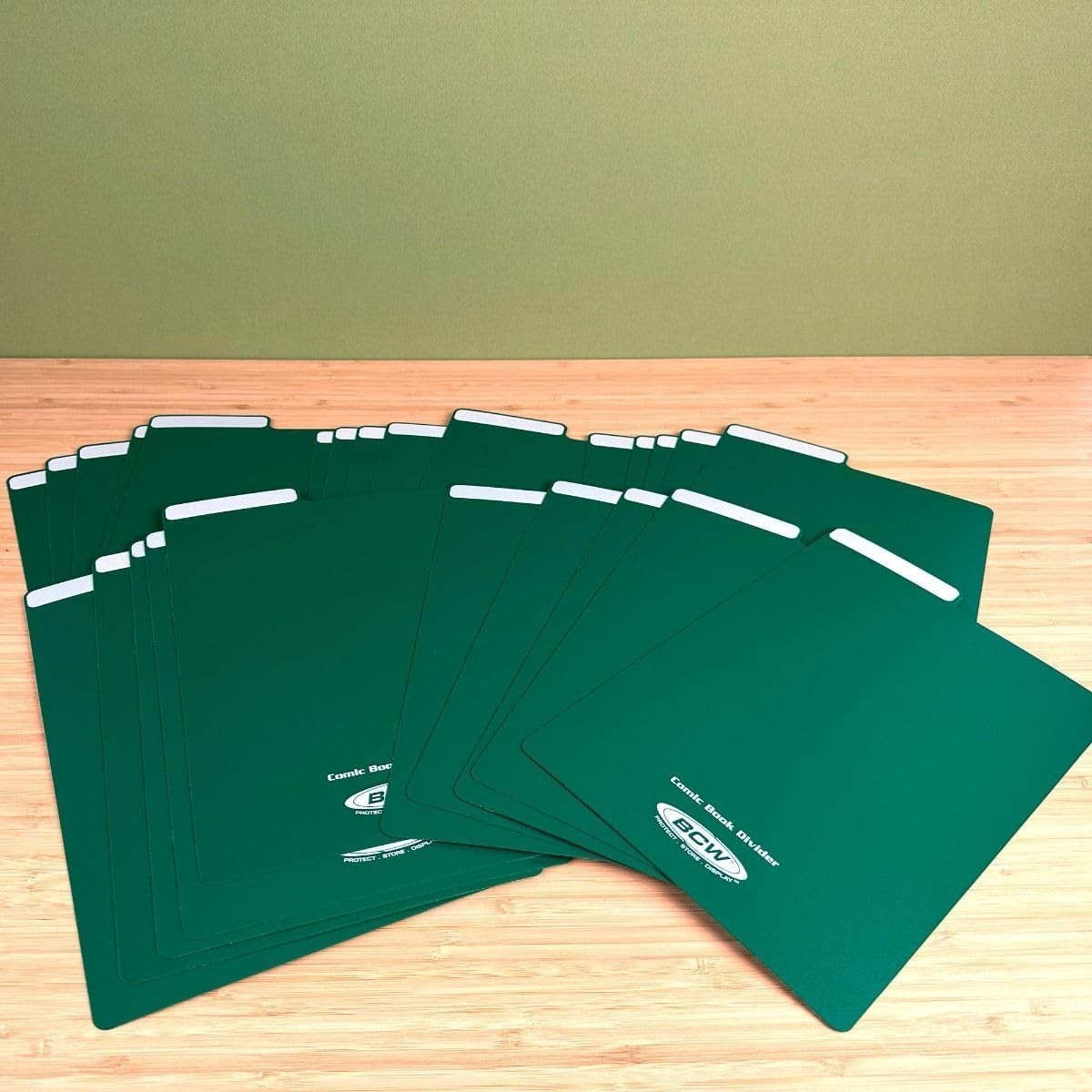 Space-Saving Creased Tab Comic Dividers - 25 Pack