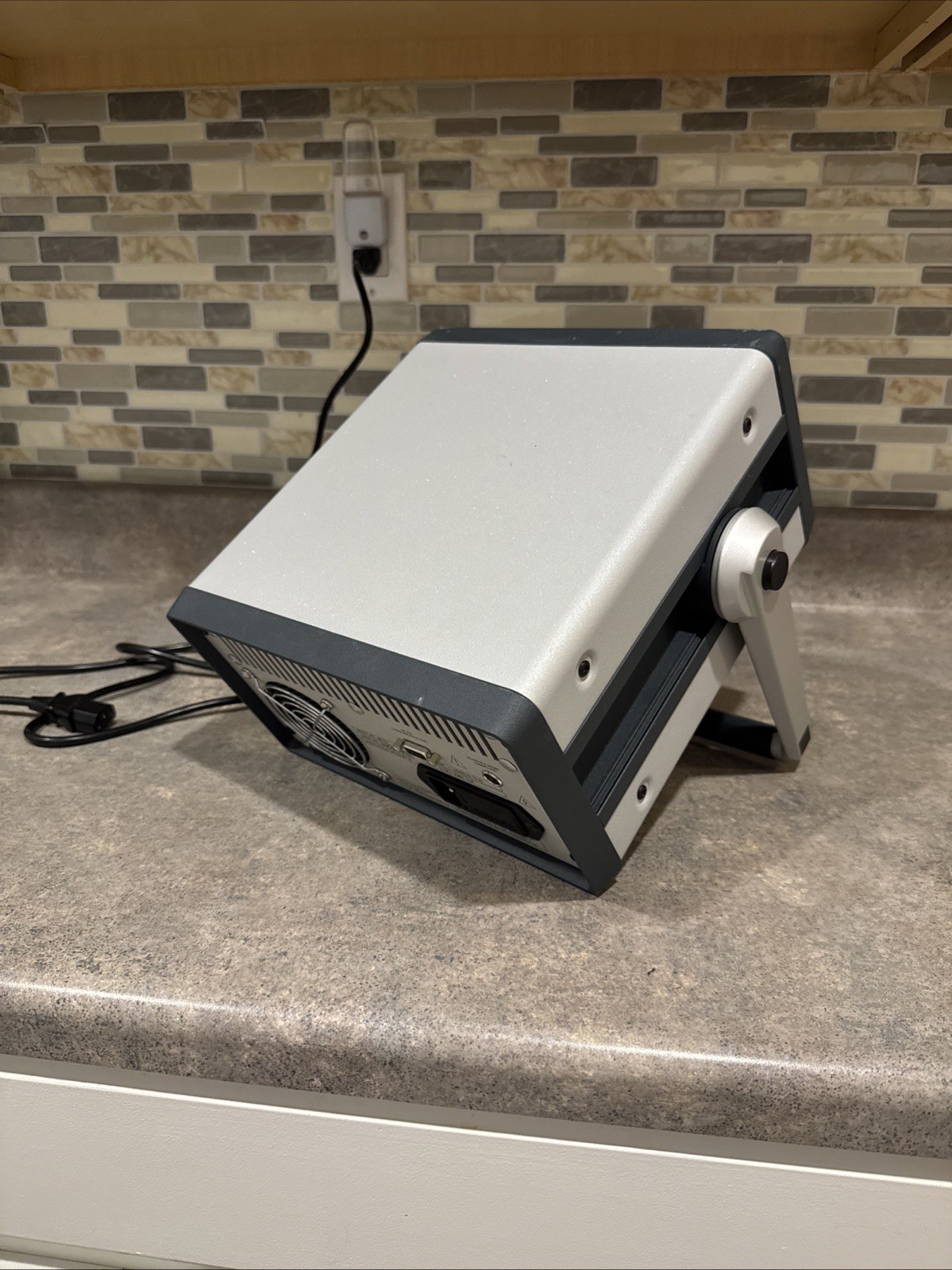 OMEGA BB702 BLACK POINT Blackbody Calibrator
