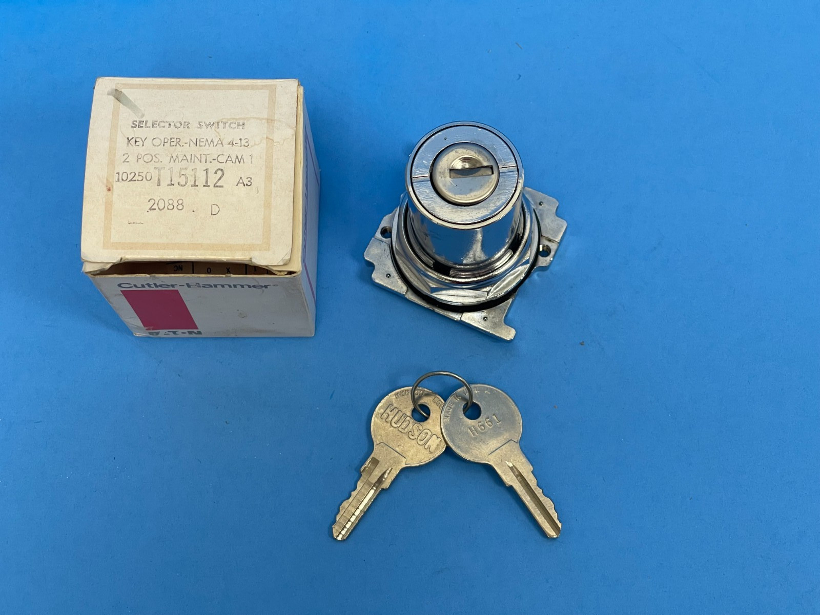 Cutler Hammer 10250T15112 30mm 2-Position Maintained Keylock Selector Switch