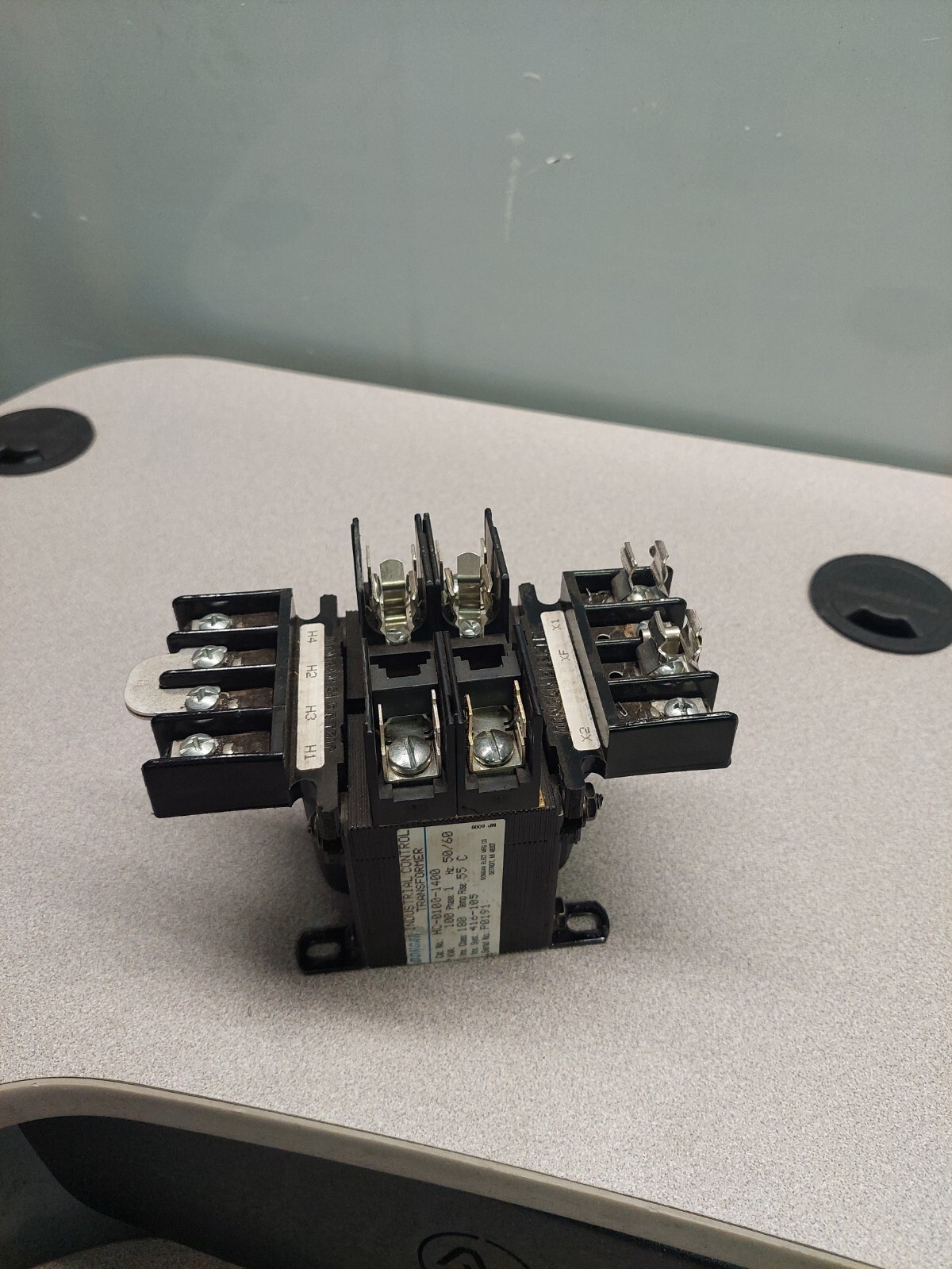 DONGAN  HC-0100-1400 INDUSTRIAL CONTROL TRANSFORMER.PRE-OWN.FREE SHIPPING.