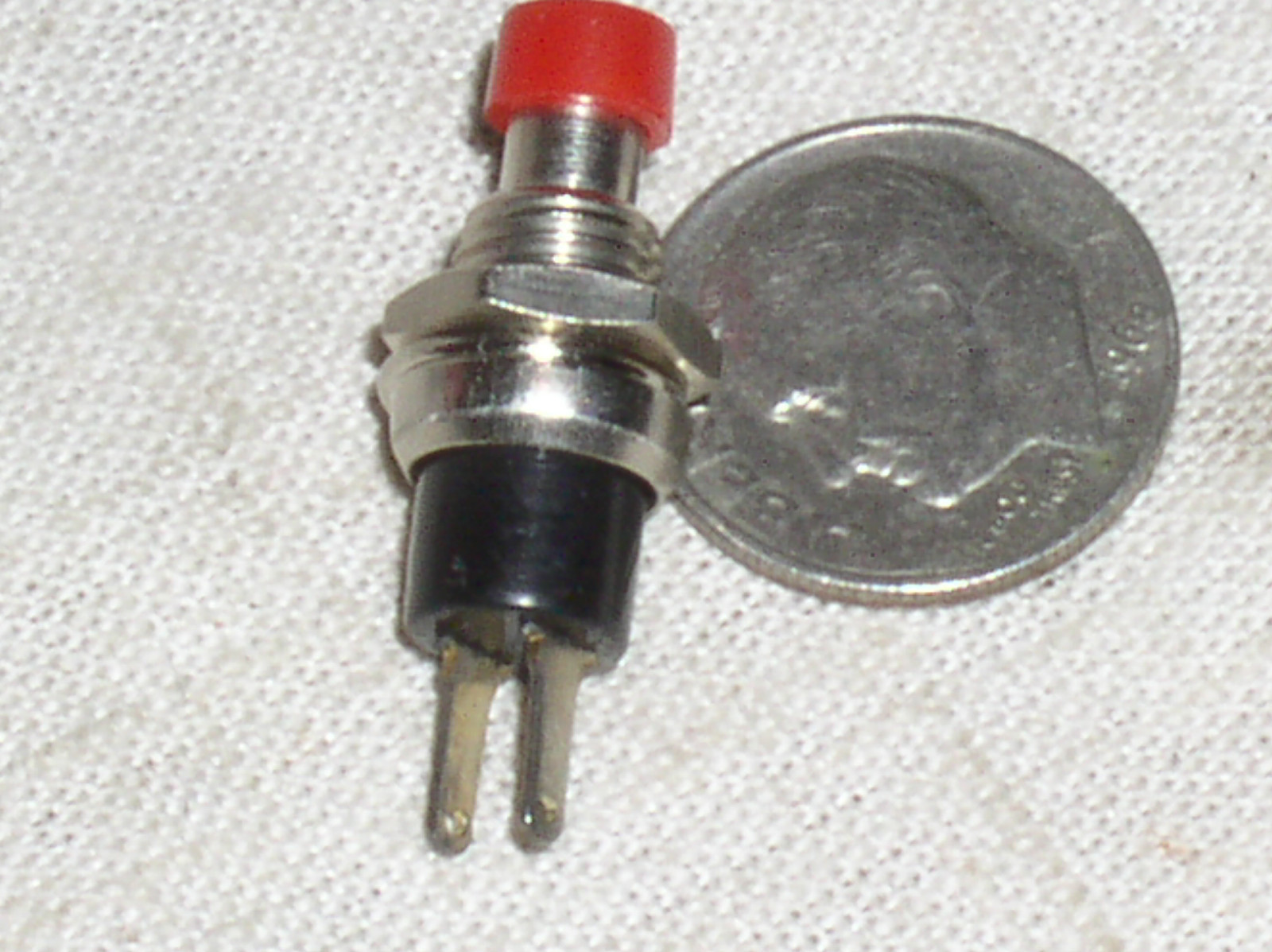 ONE MINI RED 3 AMP 3A A N/O HOBBY MOMENTARY PUSHBUTTON PUSH BUTTON SWITCH USA