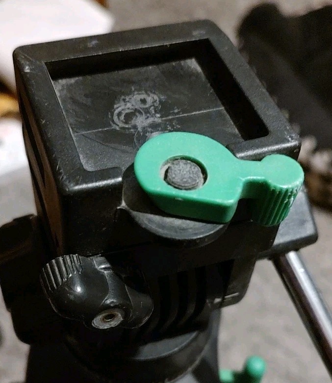 Cullmann #2503 Adjustable Tilt Head Camera Tripod
