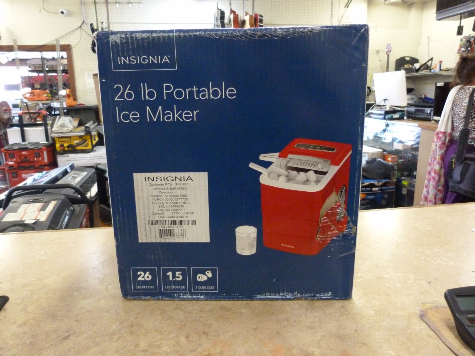 Insignia- NS-IMP26RD2, 26 Lb. Portable Ice Maker with Auto Shut-Off - Red