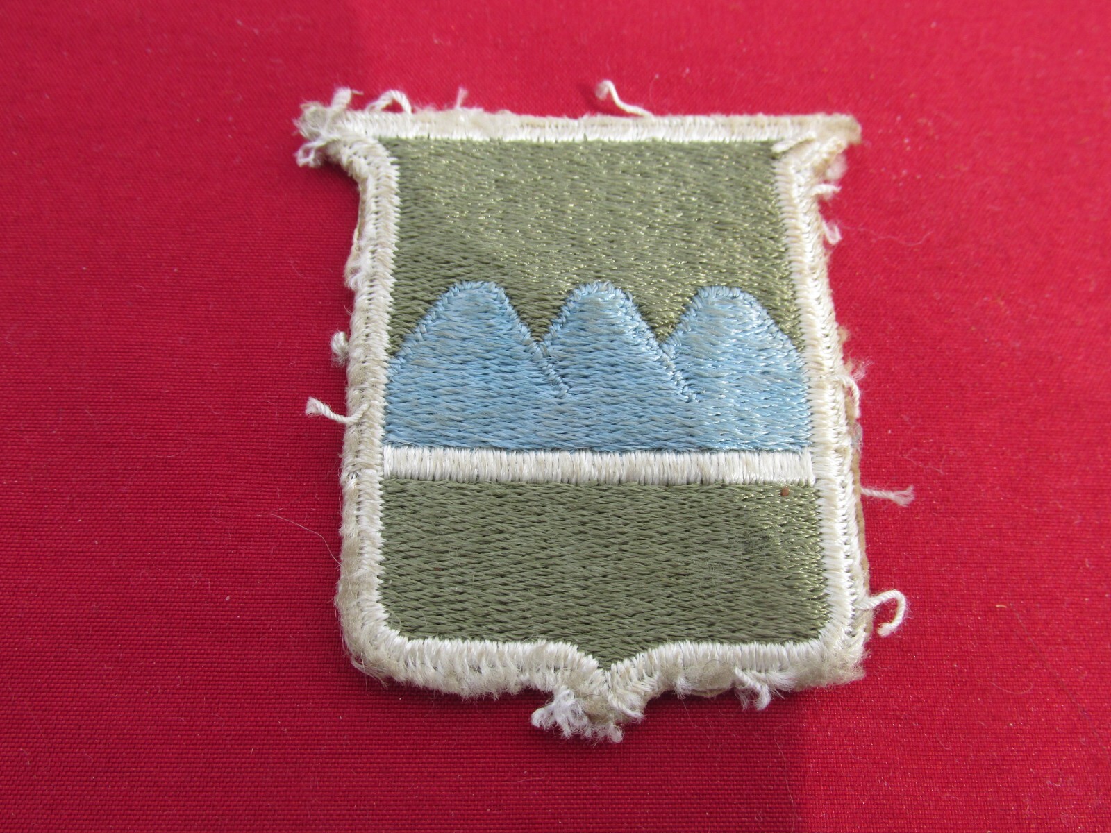 US Army 80th Division patch cut edge fully Embroidered light blue mountains  var