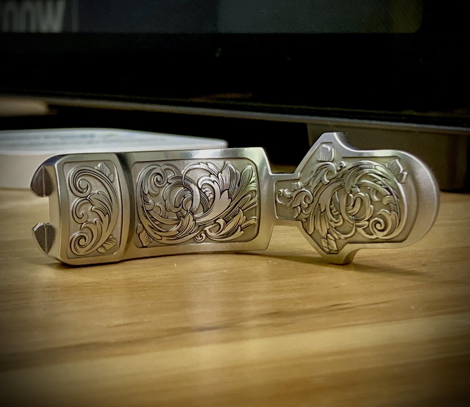 1911 grip safety Engraved stainless extended beaver tail, .250 radius - 1911 gs