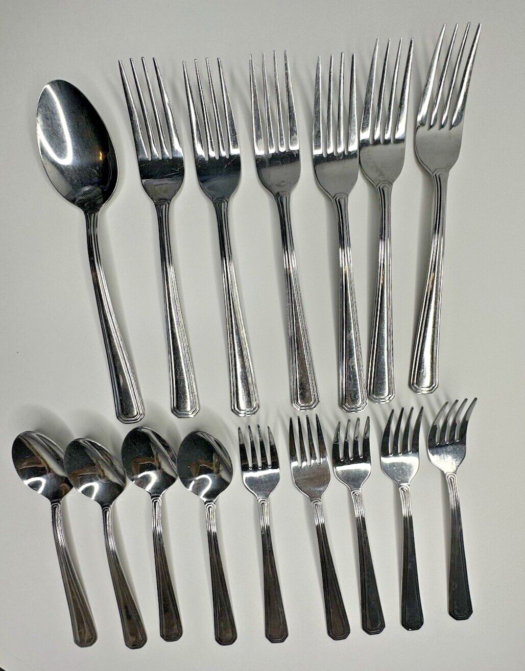 Hampton Silversmiths Rimmed Stainless Flatware 16 Pc Replacement Fork Spoon