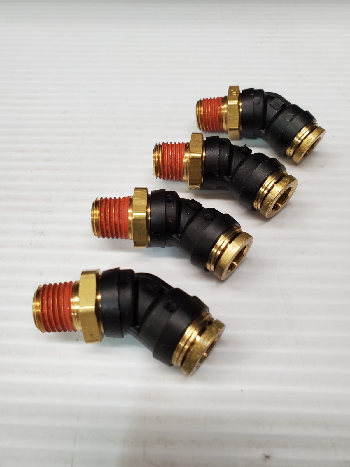 Parker VS379PTCR-6-4 AIR FITTING push-to-connect DOT (4)