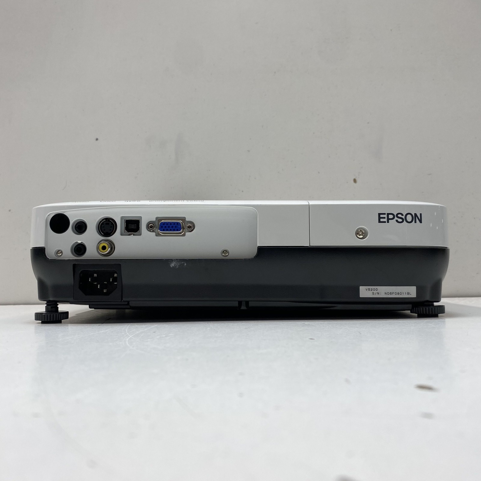 Epson VS200 3LCD Projector H391A White with Remote Cables and User CD