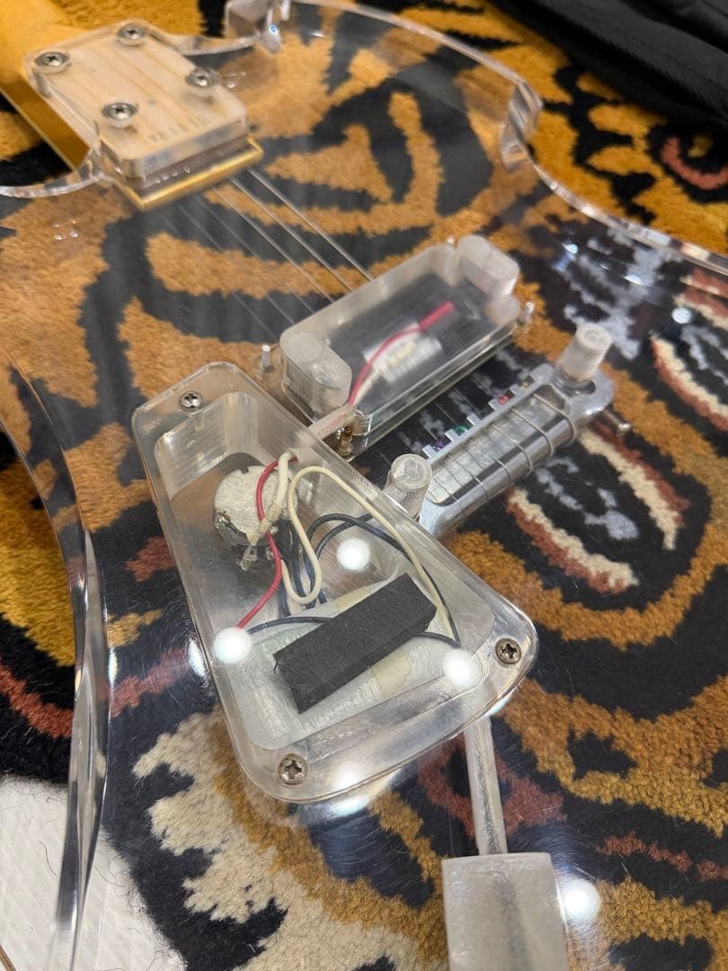 Fernandes Crystal Guitar Hide Model