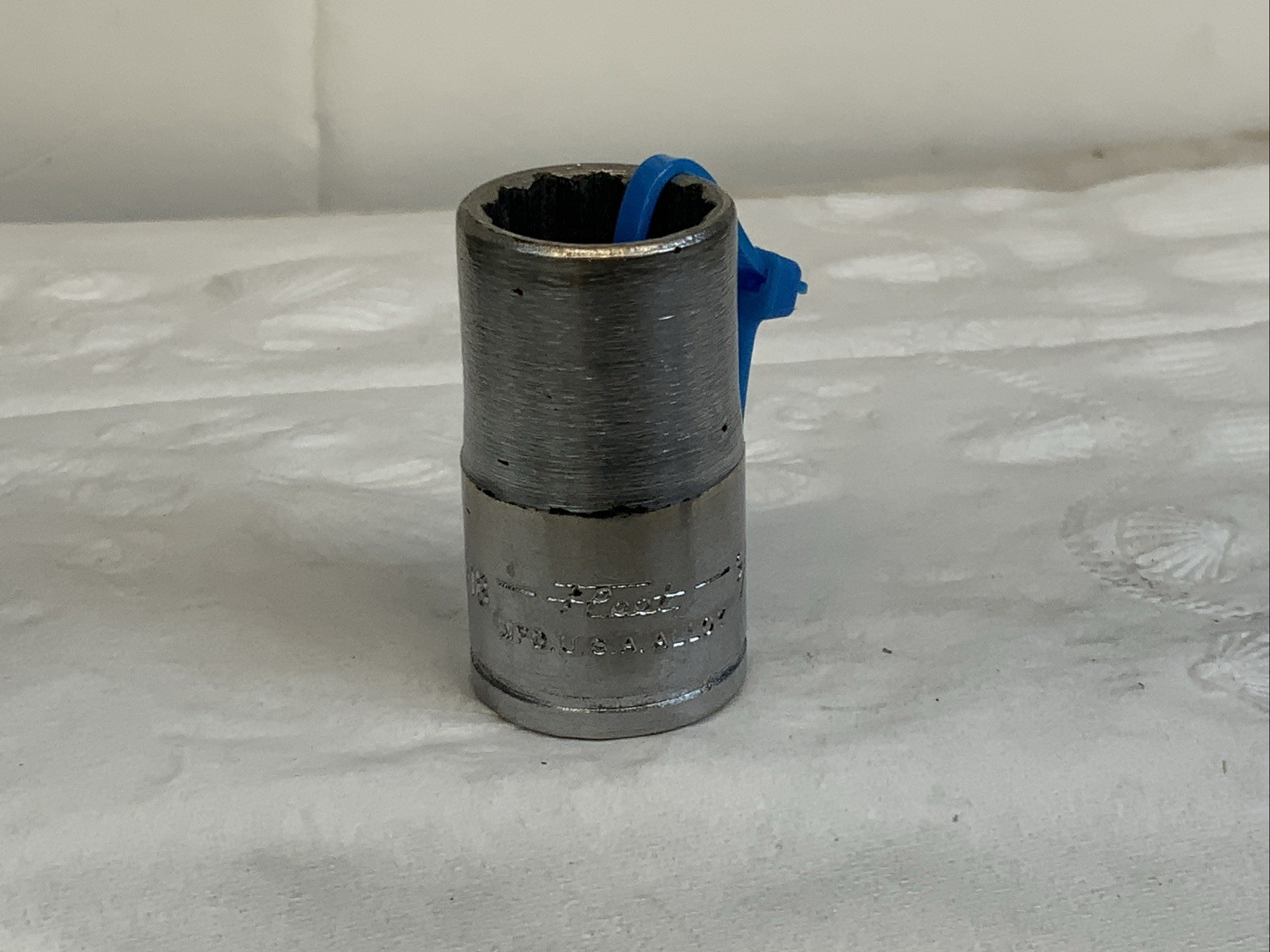 FLEET 1618, 1/2 drive 12pt SAE Socket, size 9/16in., USA   Blue Tag