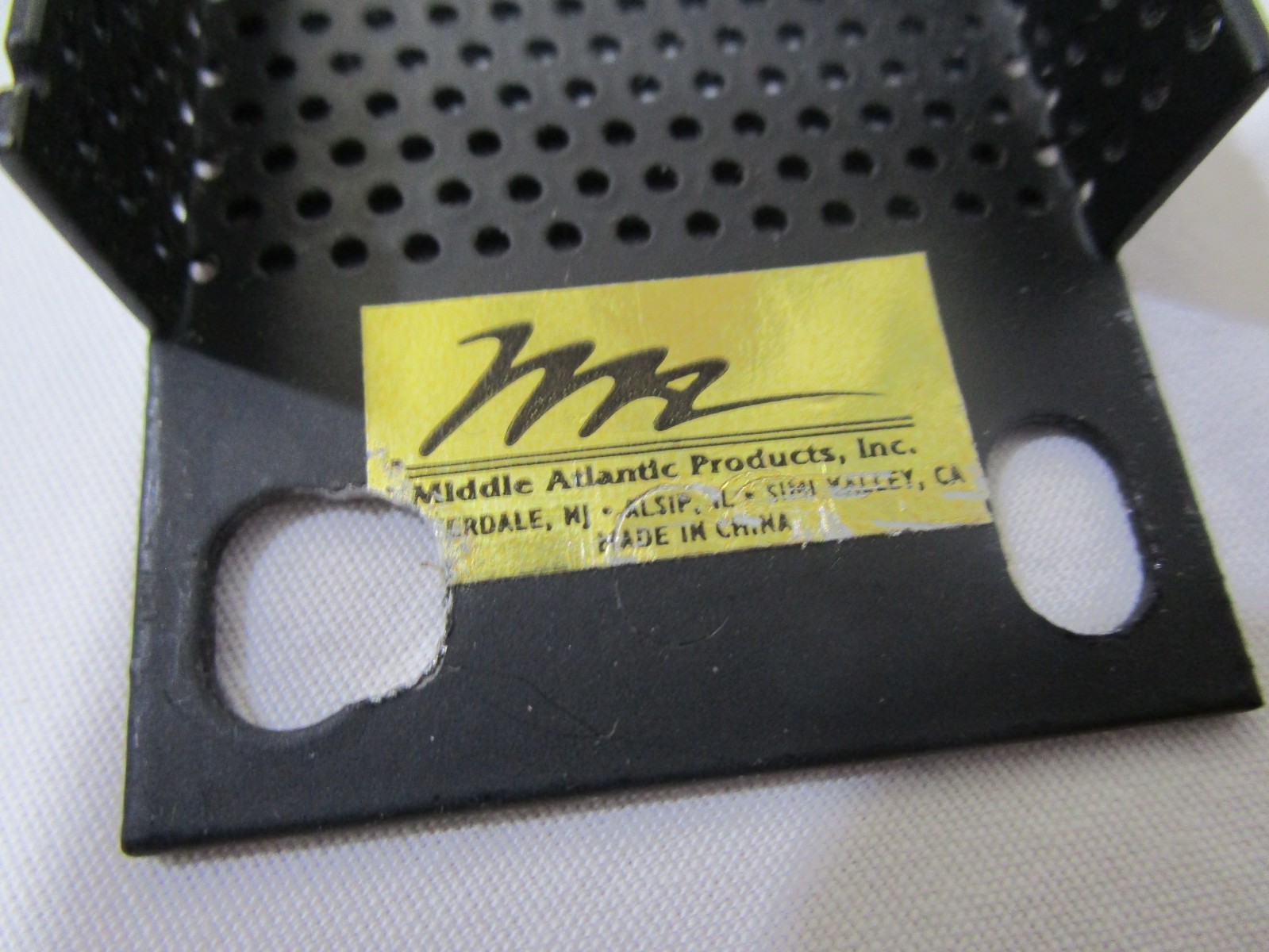 Super Nice Middle Atlantic Ventilated 1U Rack Spacer ---- Cool