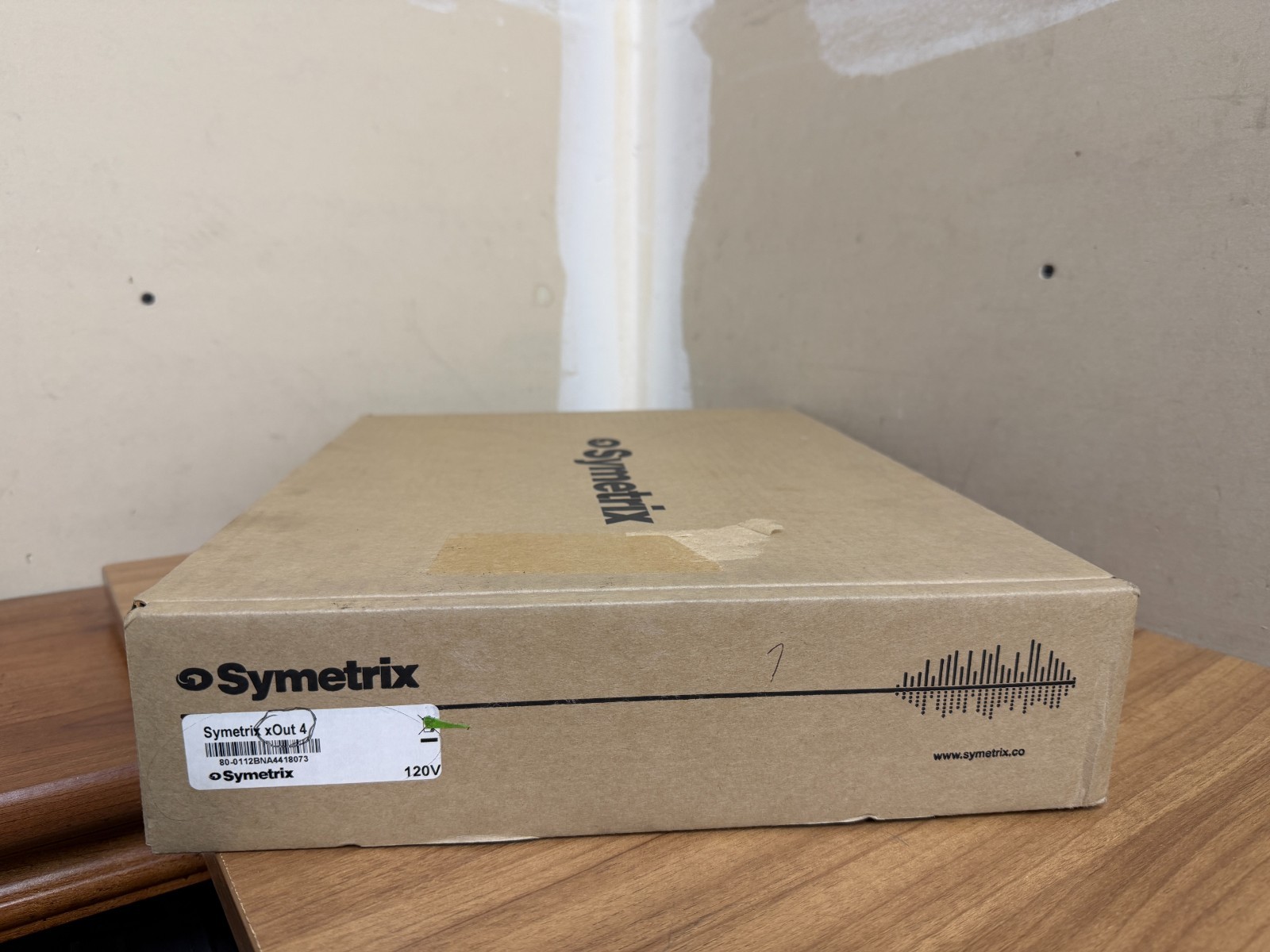 Symetrix xOut 4 80-0112