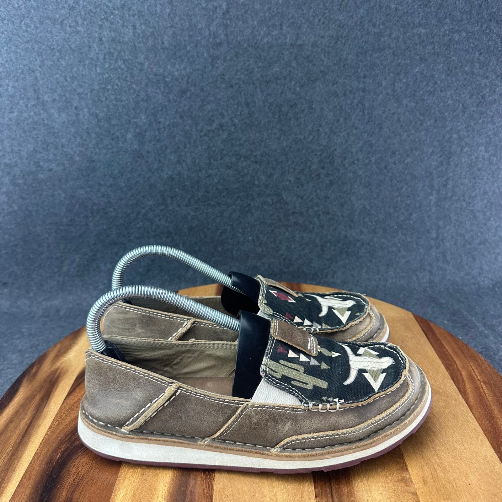 Ariat Cruise Womens 8.5B Brown Leather Southwestern Steer Skull Slip On Loafers