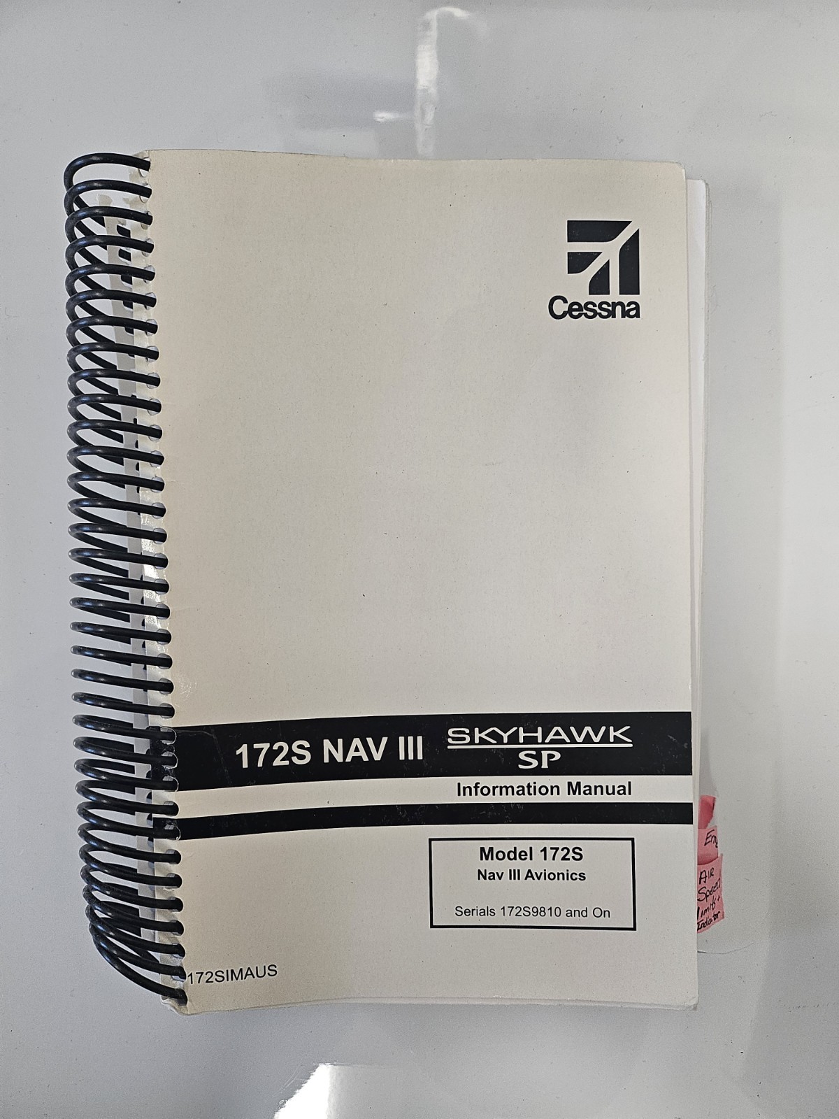 172S NAV III Cessna Skyhawk SP Information Manual Book