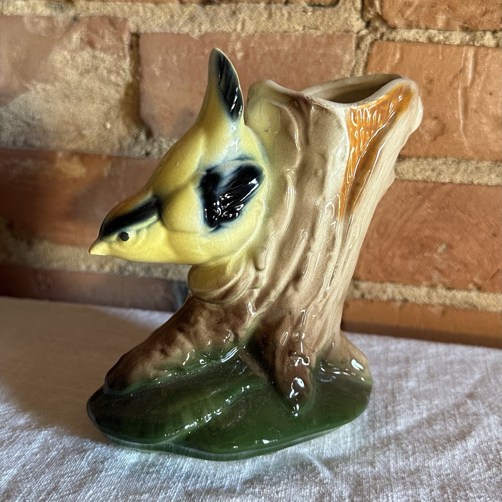 5" NUTHATCH ON A STUMP PLANTER  BY ROYAL COPLEY ROYAL WINDSOR SPAULDING Bird