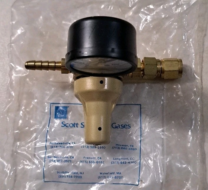 Scott Specialty Gases 51-242A Fluid Pressure Regulating Valve