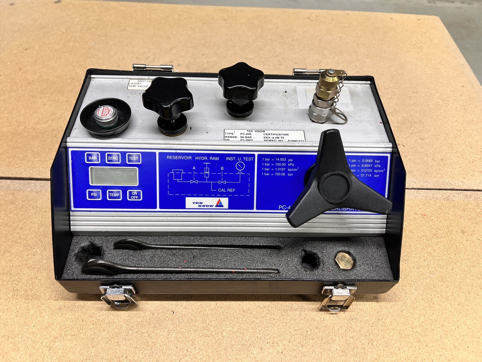 Tek Know Pressure Calibrator PC-400 PRESSURE CALIBRATOR 50Bar