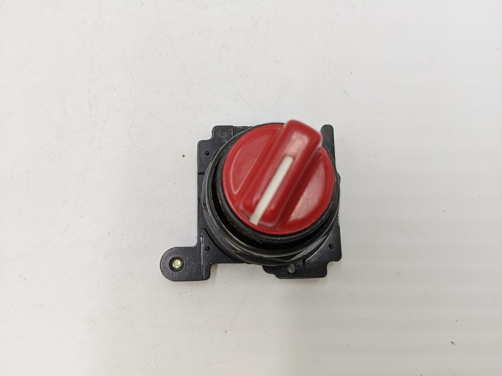 Cutler-Hammer E34VFBK2 1NO-1NC 2-Position Corrosion Resistant Selector Switch