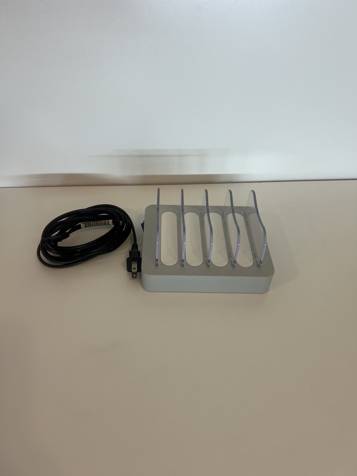 SmartGear Charging Stand STG 30-Watt Power Hub 4 usb port