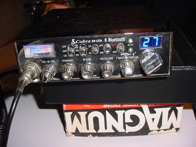 nice,working COBRA 29 LTD BLUETOOTH CB radio w/orig bluetooth MIC+ face cover