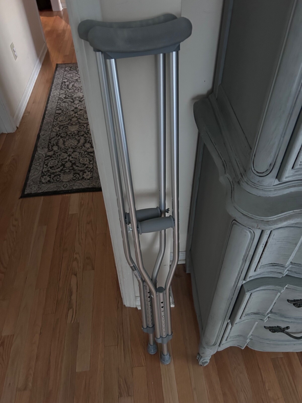 McKesson Aluminum Adult Underarm Crutches - 5.2 to 5.10 ft. User