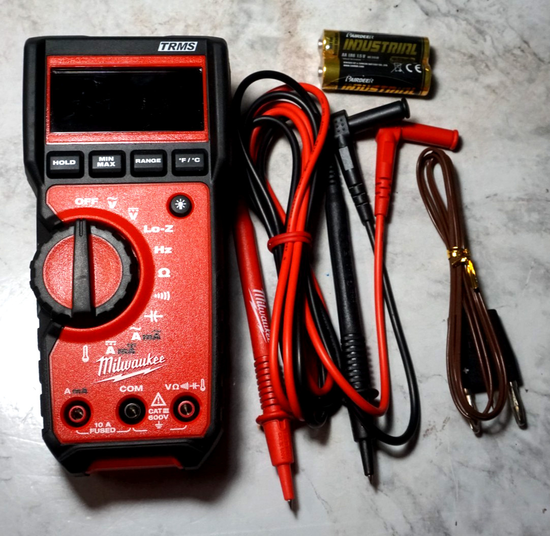 (RI4) Milwaukee 2217-20 Digital Multimeter w/Lo-Z