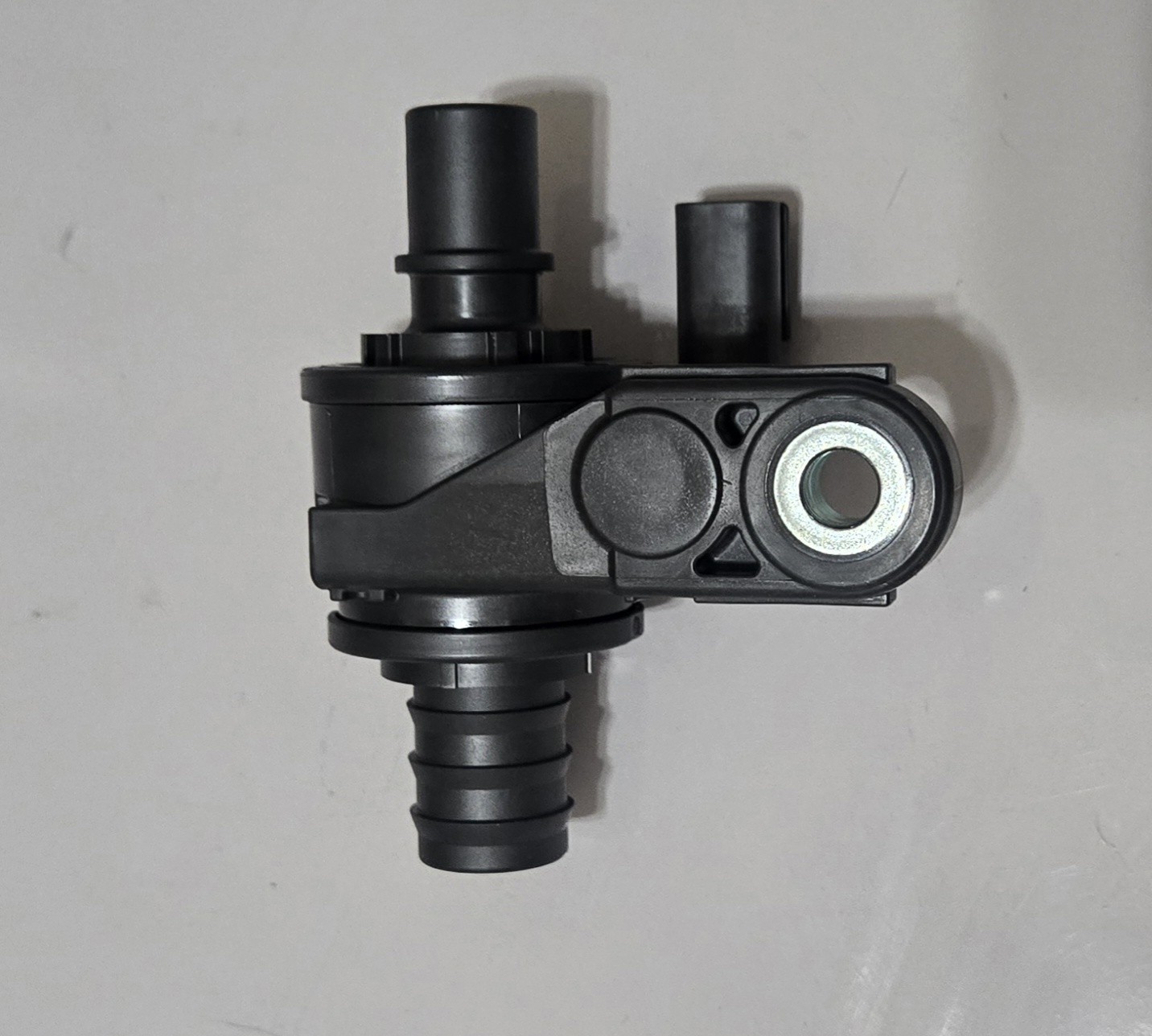 AISIN GENUINE FSVT-9004 Engine Coolant Control Valve