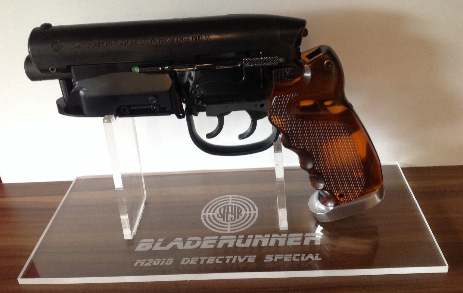 Acrylic display stand for Blade Runner M2019 blaster pistol prop replica