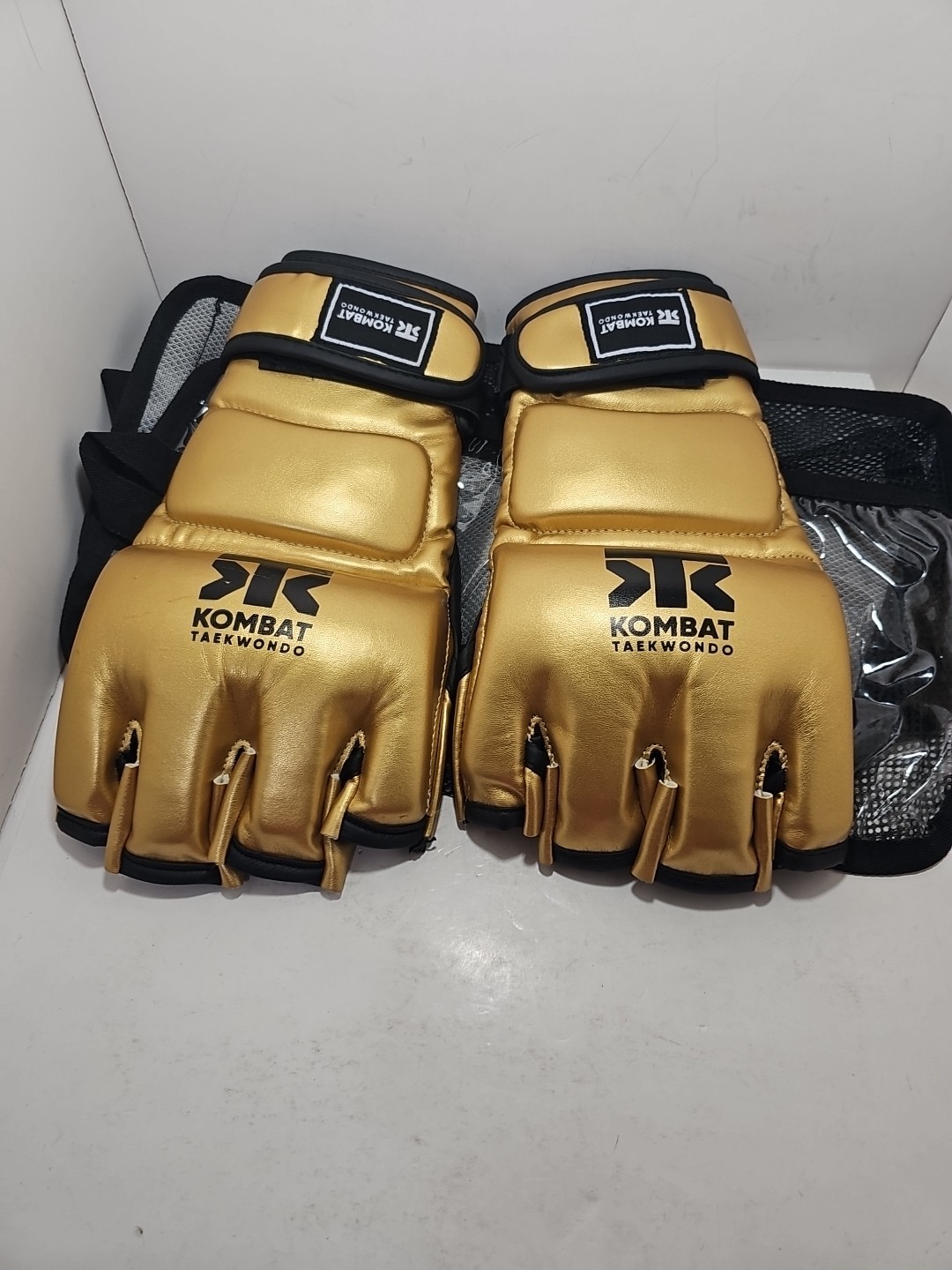 KOMBAT Taekwondo Gloves Size XL