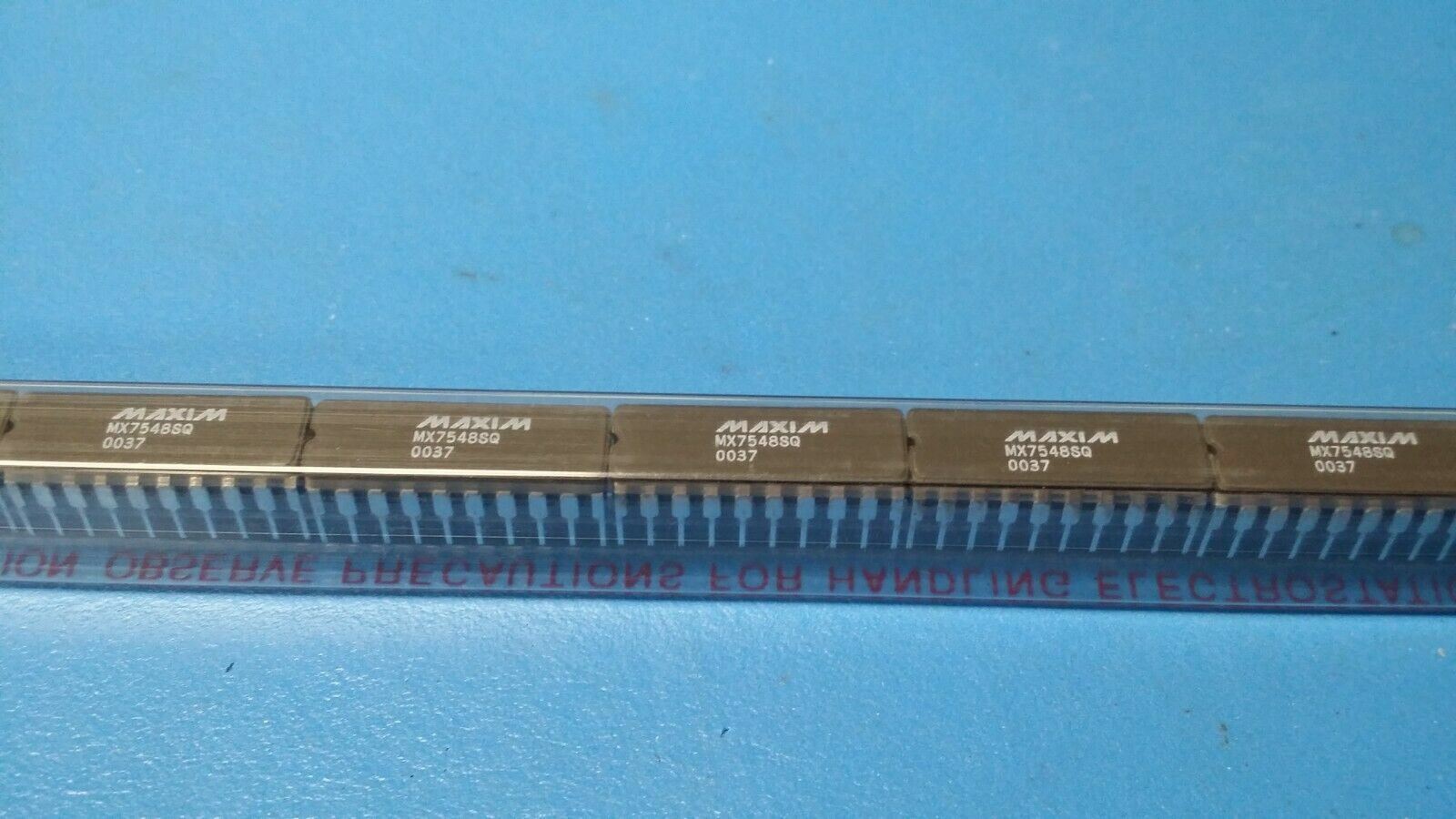 (1 PC) MX7548SQ MAXIM 8-BIT MPU COMPATIBLE 12-BIT DAC CDIP20