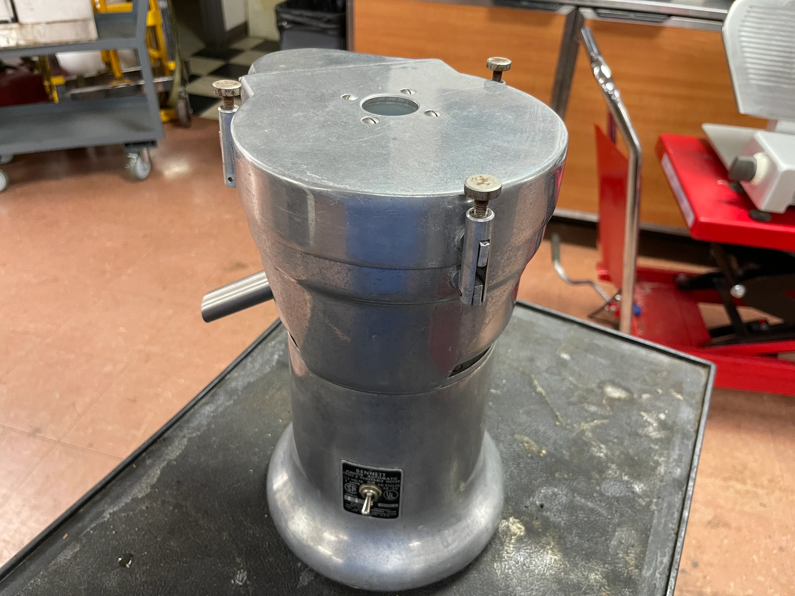 Bennett Junior Commercial Fruit/Vegetable Juicer Model H
