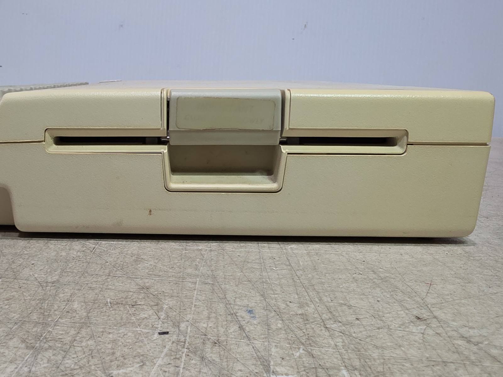 Vintage Apple IIc computer -Untested/parts/repair