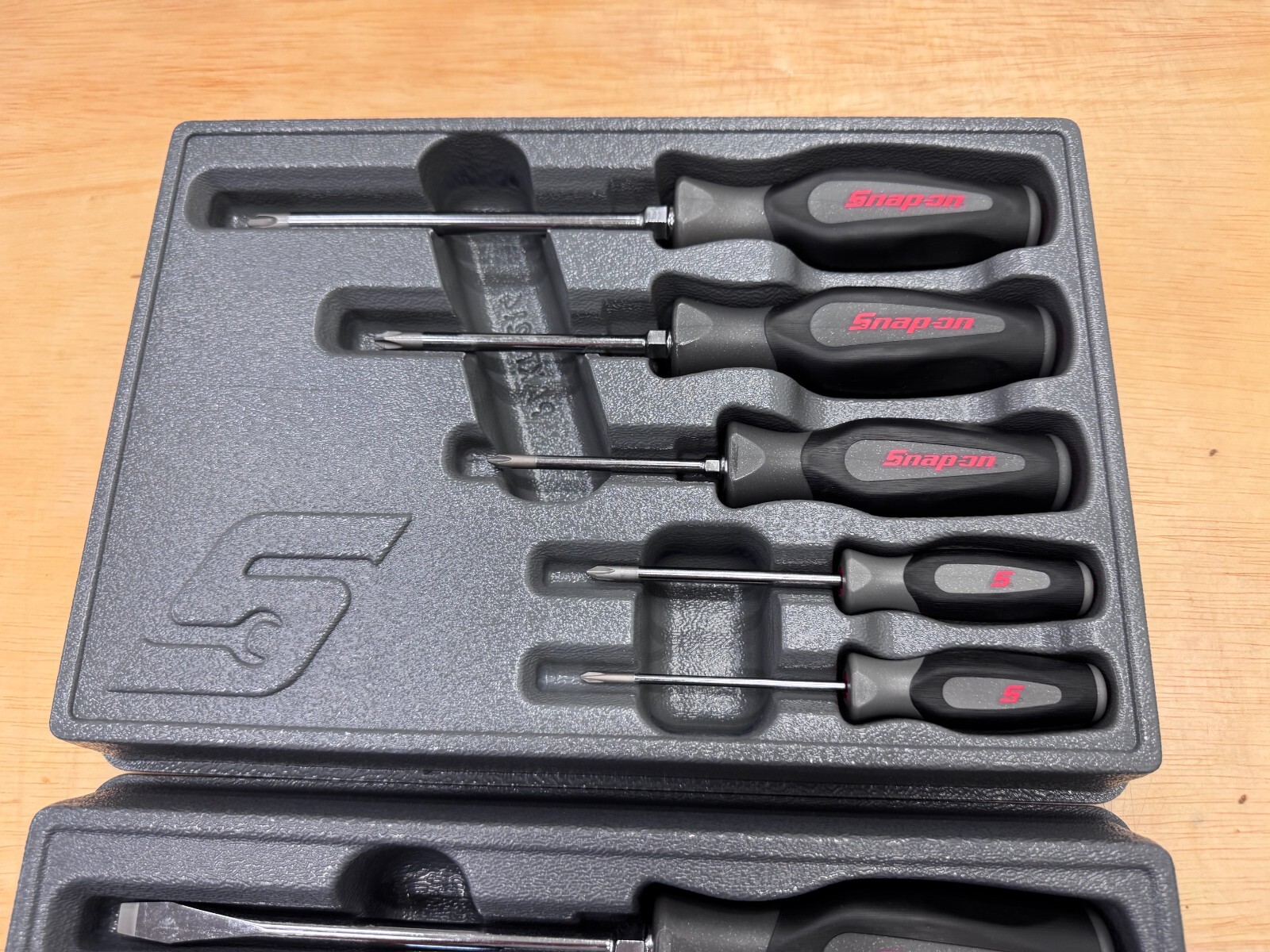 Snap-on Tools NEW 10pc DARK TITANIUM Soft Phillips & Flat Head Screwdriver Sets