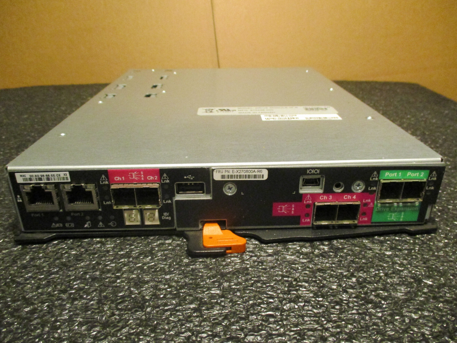 NetApp E-X270800A-R6 E2700A 4 PORT 12GB SAS3 110-00392 8GB Controller 111-02547.