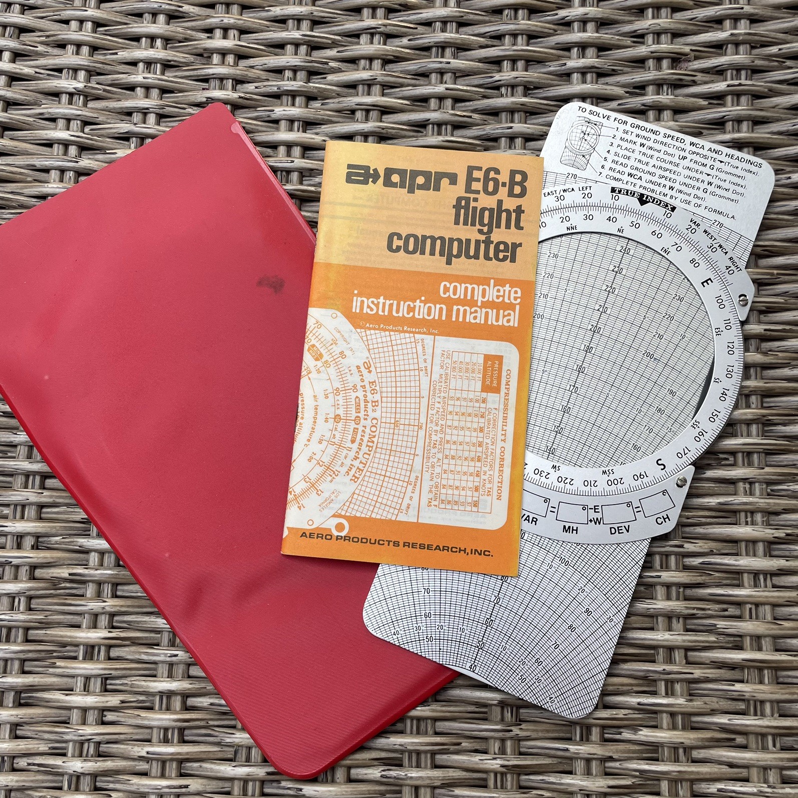 Vintage APR E6 B9 Flight Computer Plotter Instruction Manual Case 1973 Aero Prod