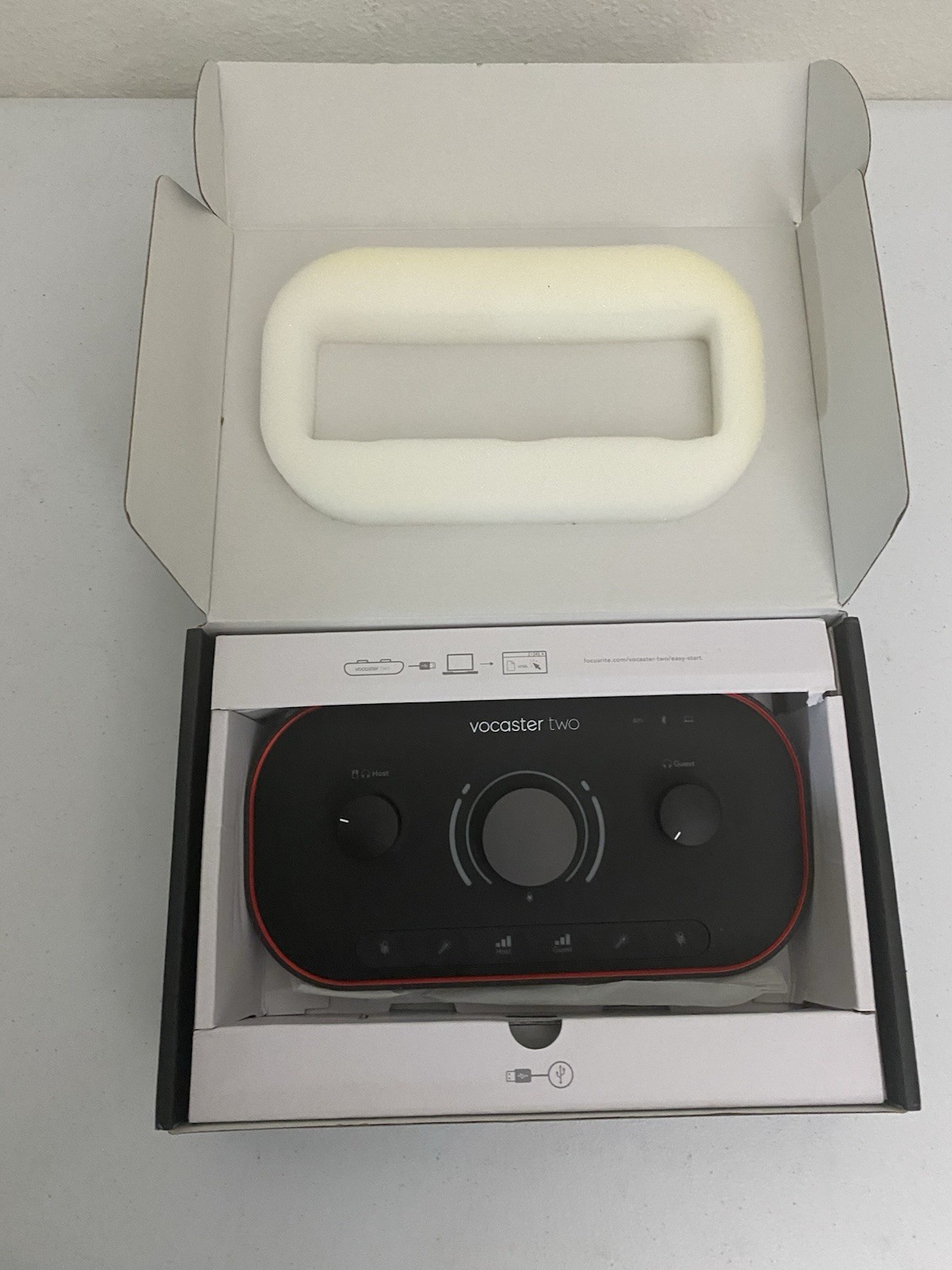 Focusrite Vocaster Two Podcast Interface Solo Content Creators Open Box