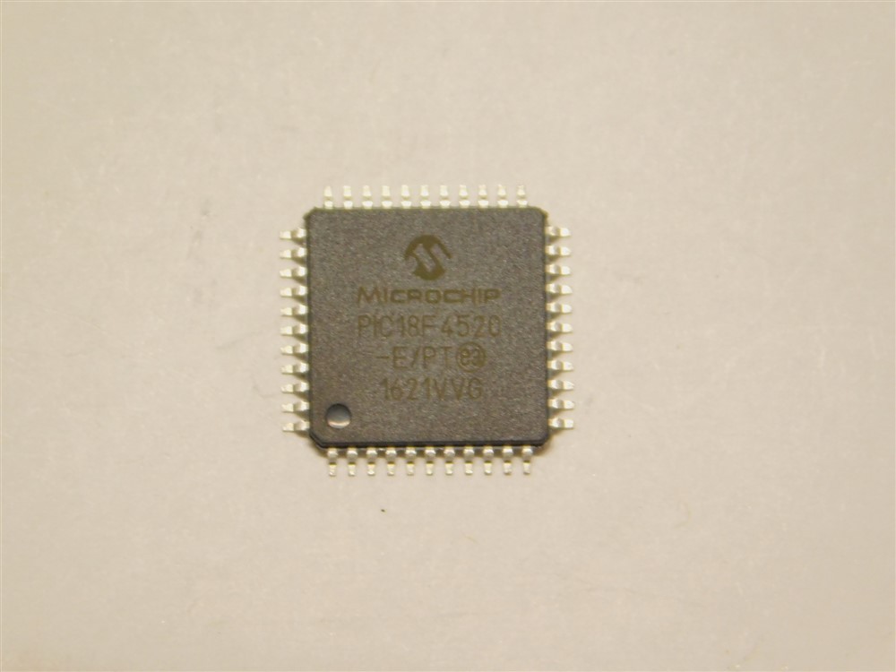 2 Microchip PIC18F4520-E/PT Enhanced Flash Microcontroller IC 10-BitA/D 44P-TQFP