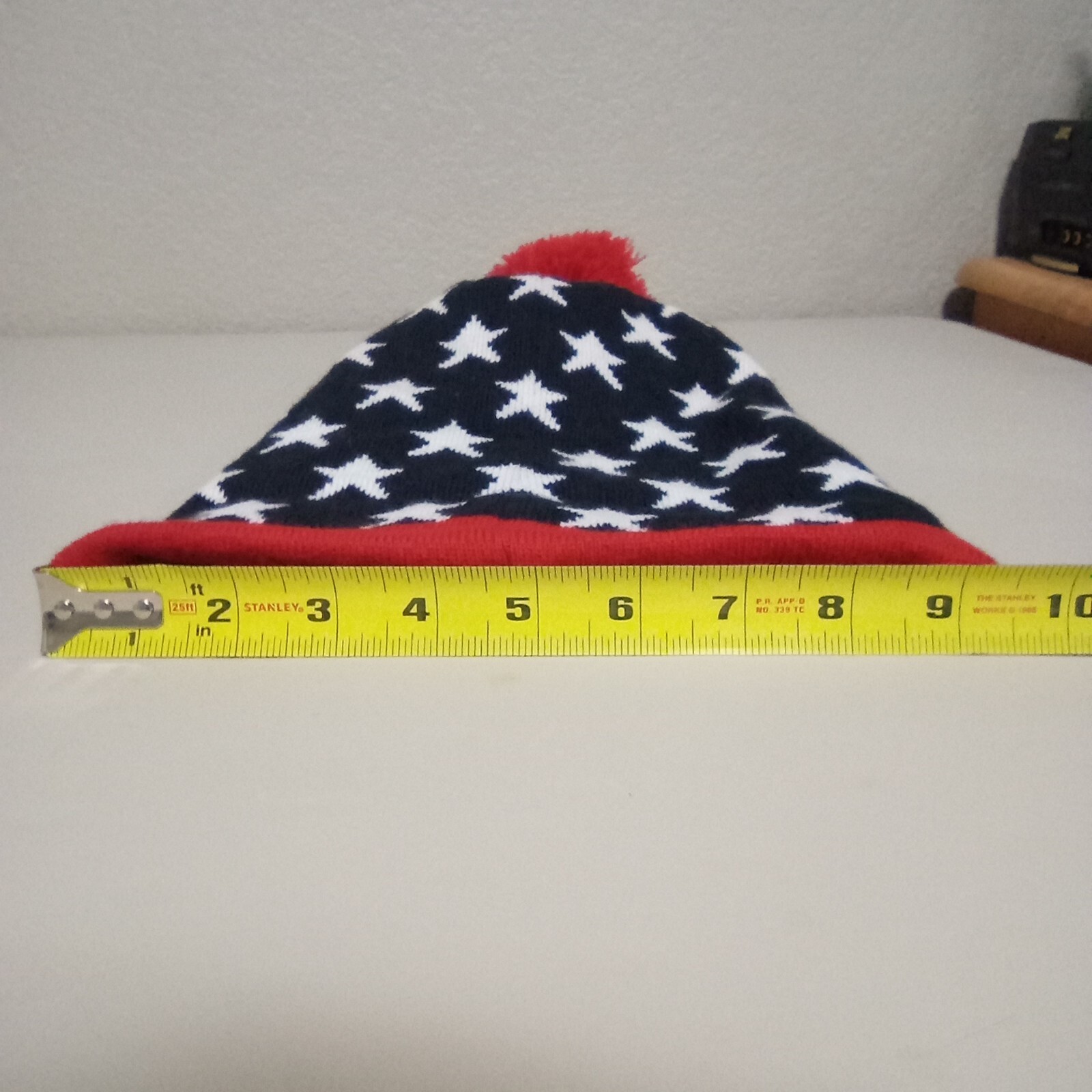 USA Flag Beanie Winter Hat Pom Pom Ski Cap Warm Knit American Patriotic