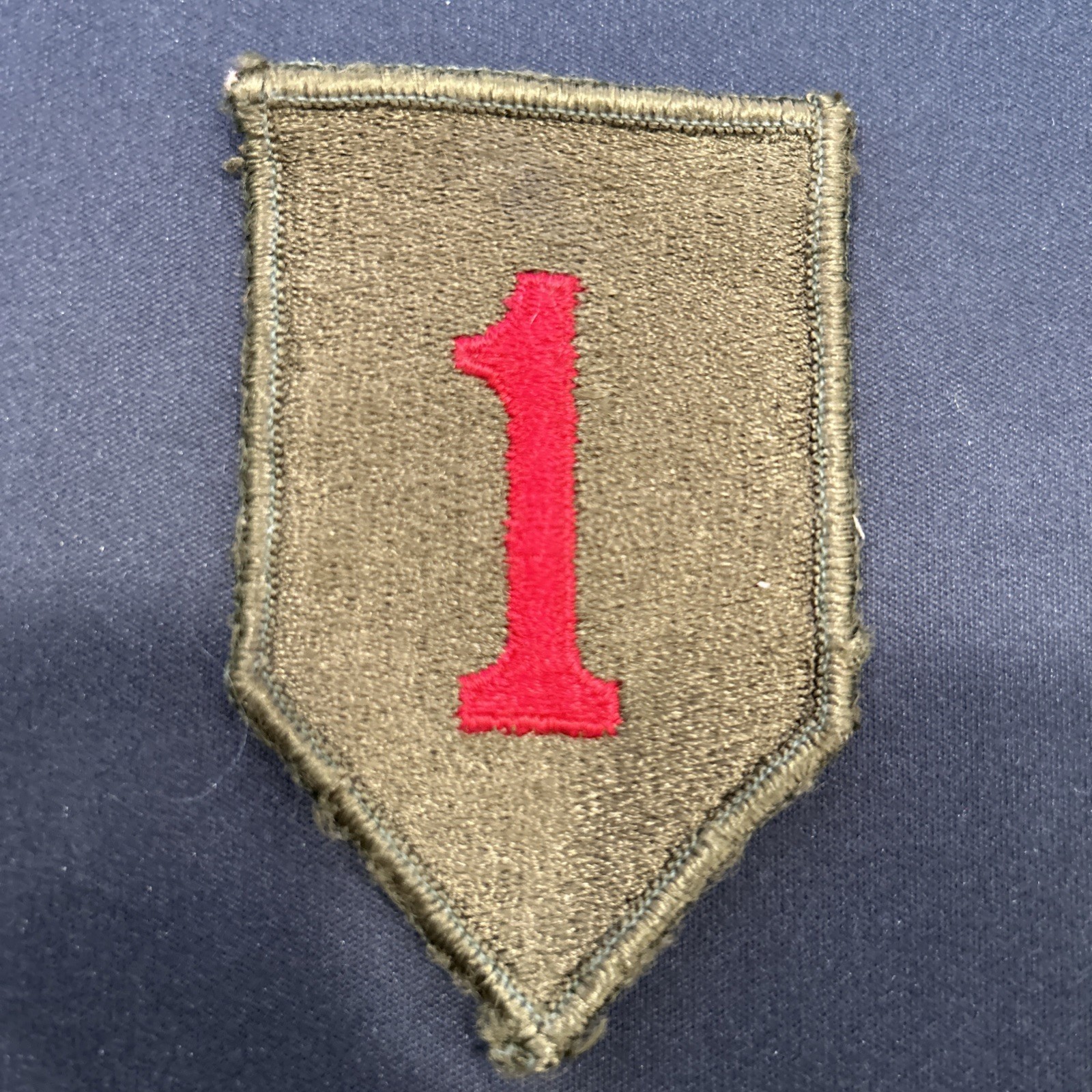 GENUINE US MILITARY PATCH ARMY 1ST INFANTRY DIVISION COLORED OLD STOCK SEW ON