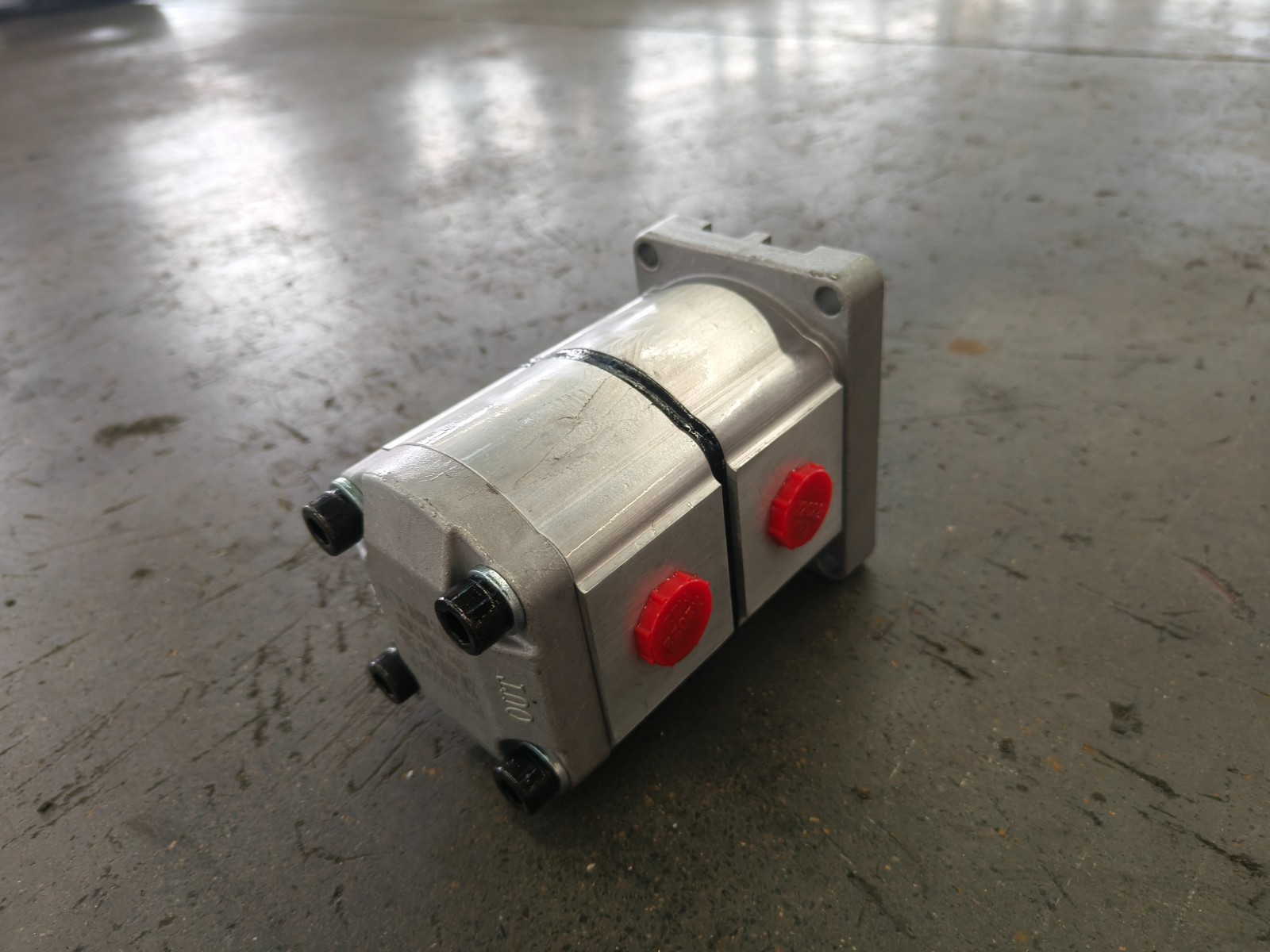 Two Section Hydraulic Pump for AGT YSRT14 Mini Skid Steer Loader Parts